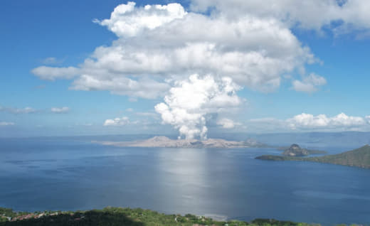 菲律宾八打雁省约850人因塔阿尔火山烟雾就医